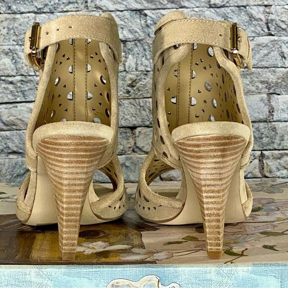 Ivanka Trump Baird Peep Toe Sandals Women's Size 6.5 Light Natural Suede Bootie - Picture 4 of 9